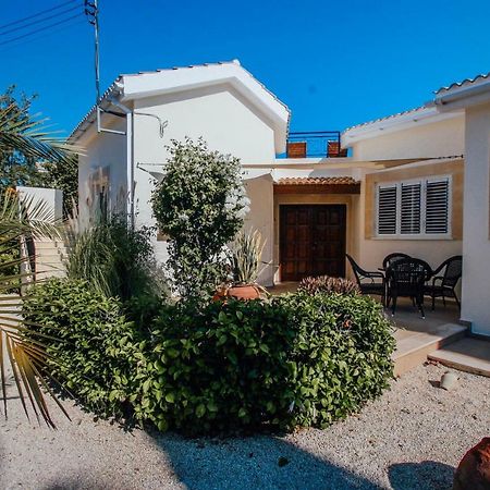 נאו חוריו Beach Villa Sofia מראה חיצוני תמונה